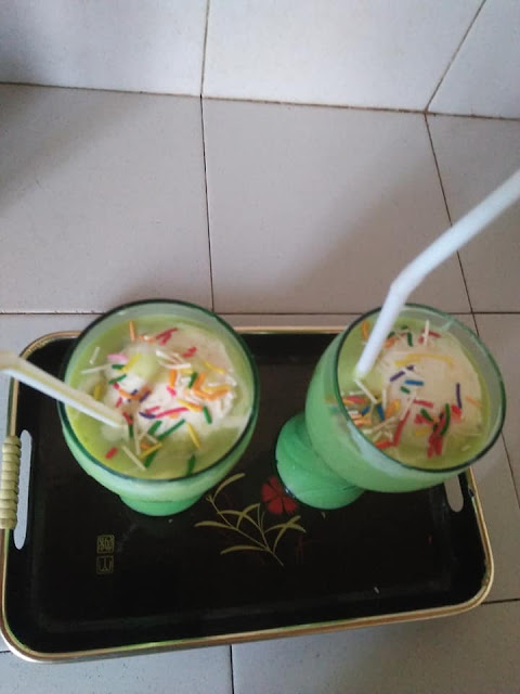 අලිගැට පේර මිල්ක් ශේක් හදමු (Avocado Milkshake) - Your Choice Way