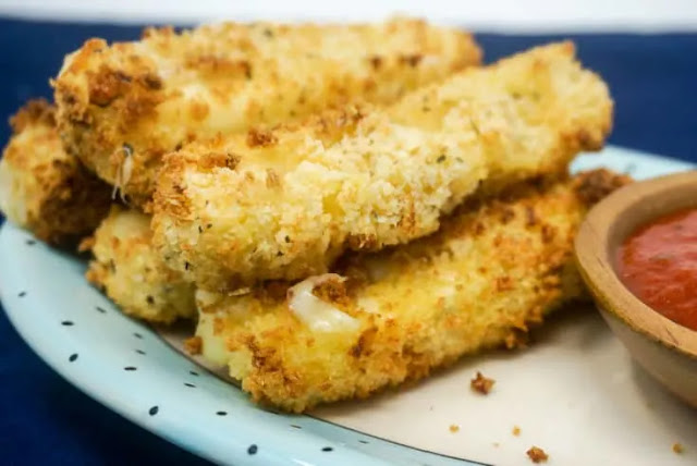 Air Fryer Mozzarella Sticks