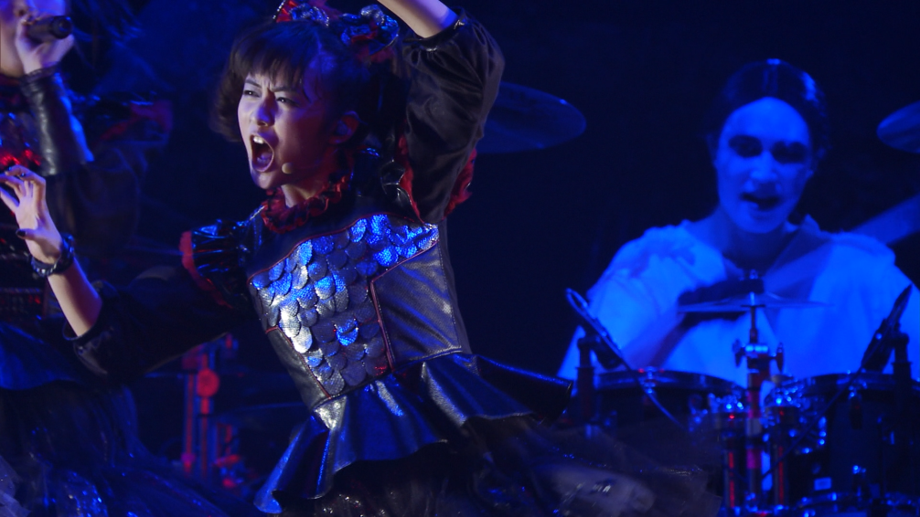 MOAMETAL doing her job as "scream" and dance