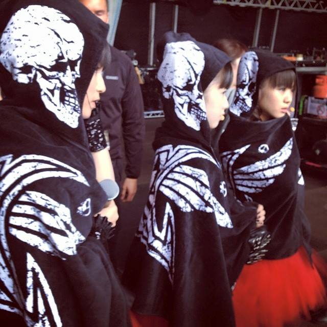 BABYMETAL terrified before taking the stage of Sonisphere