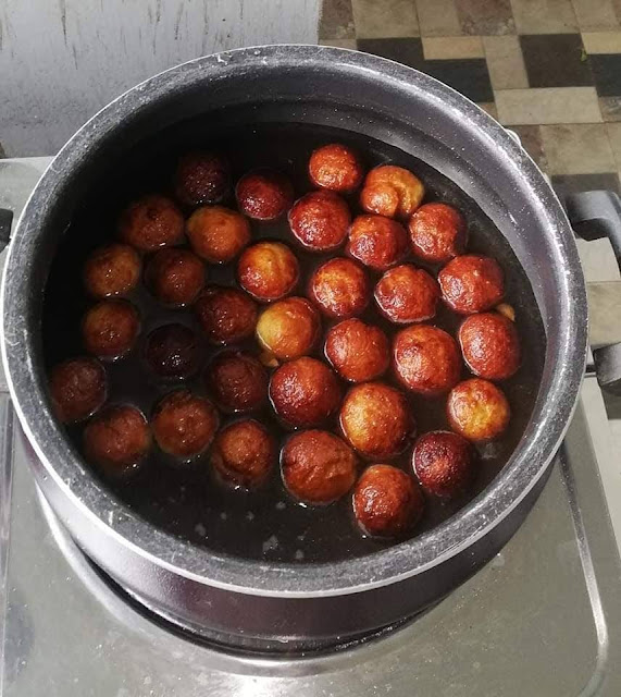 ගුලාබ් ජමුන් හදමු 😋😋 (Gulab Jamun) - Your Choice Way