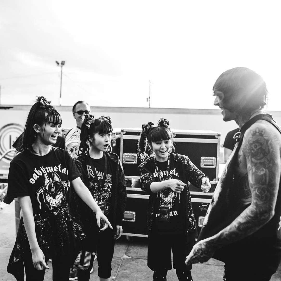 BABYMETAL amazed at Ollie of Bring Me The Horizon wearing a BABYMETAL T-shirt