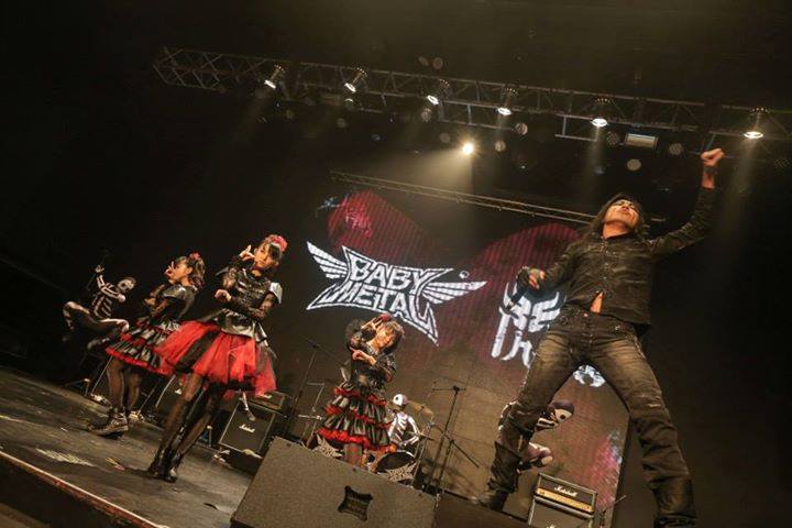 BABYMETAL performing Megitsune with ChthoniC in Taiwan