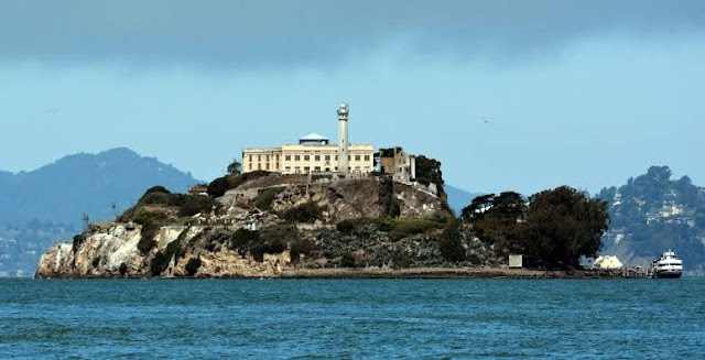 අල්කට්‍රාස් ෆෙඩරල් සිරගෙය (Alcatraz Federal Prison) - Your Choice Way