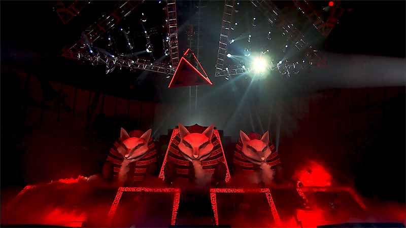 Foxes and Gondola at Yokohama Arena