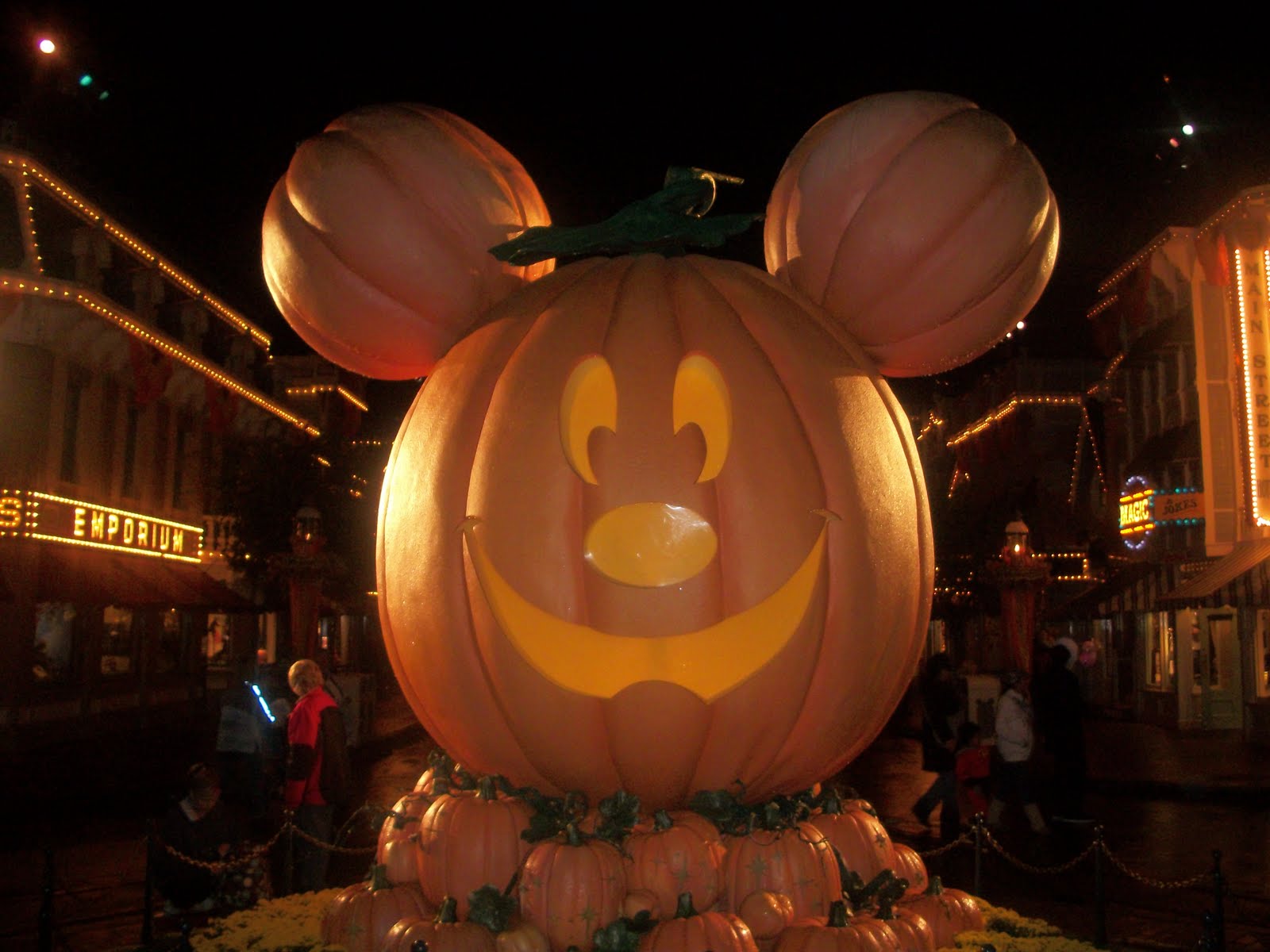 rachel & gabe: mickey's halloween party!