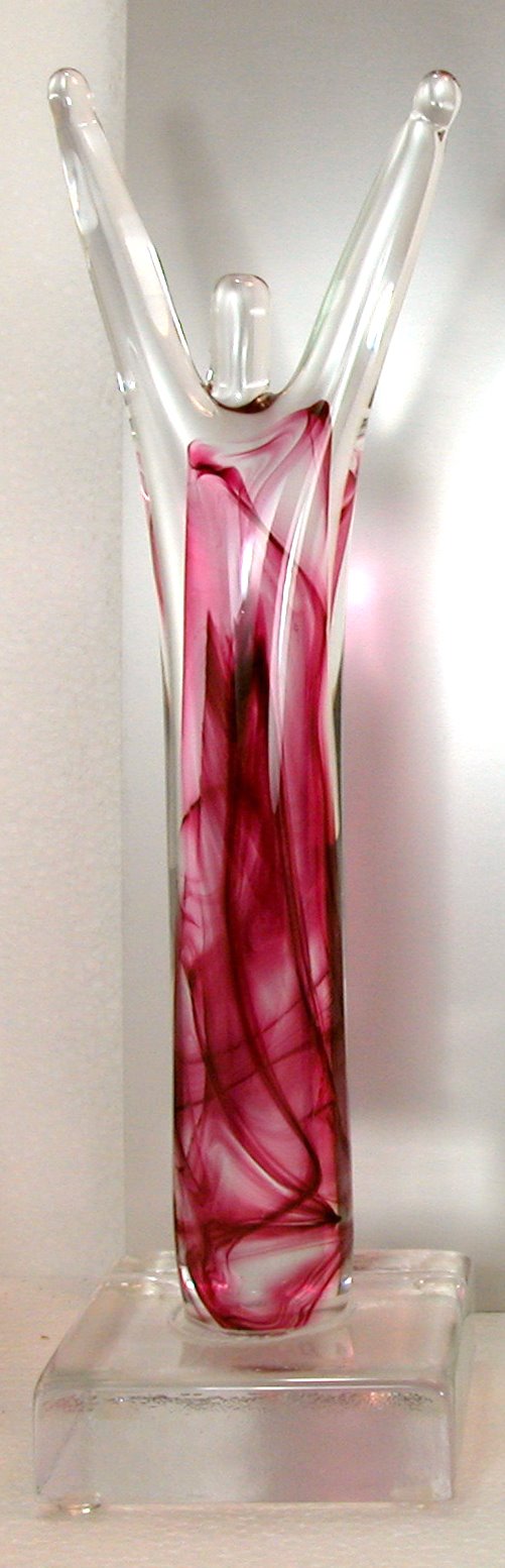 [Glass+Figure_wine+red_on+base_300dpi__BR+adj_0209.jpg]