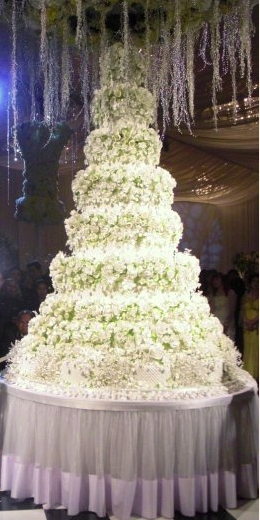 Amazing White Wedding Glamorous Decor This beautiful creation was hosted 