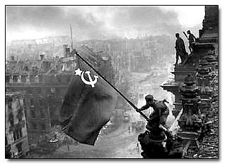 [reichstag_flag_raising-fall-berlin-russian-eastern-front-second-world-war.jpg]