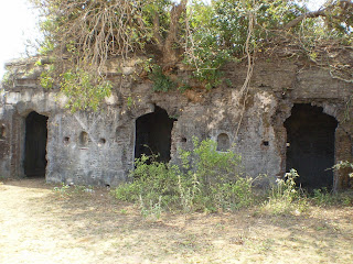 wanderinglegs: Alamparai Fort, Kadapakkam