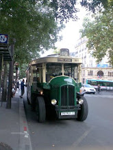 BUS- photo: Jamileh Nedai