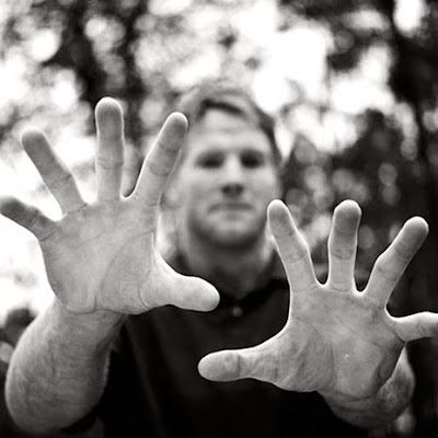 brettfavrehands.jpg