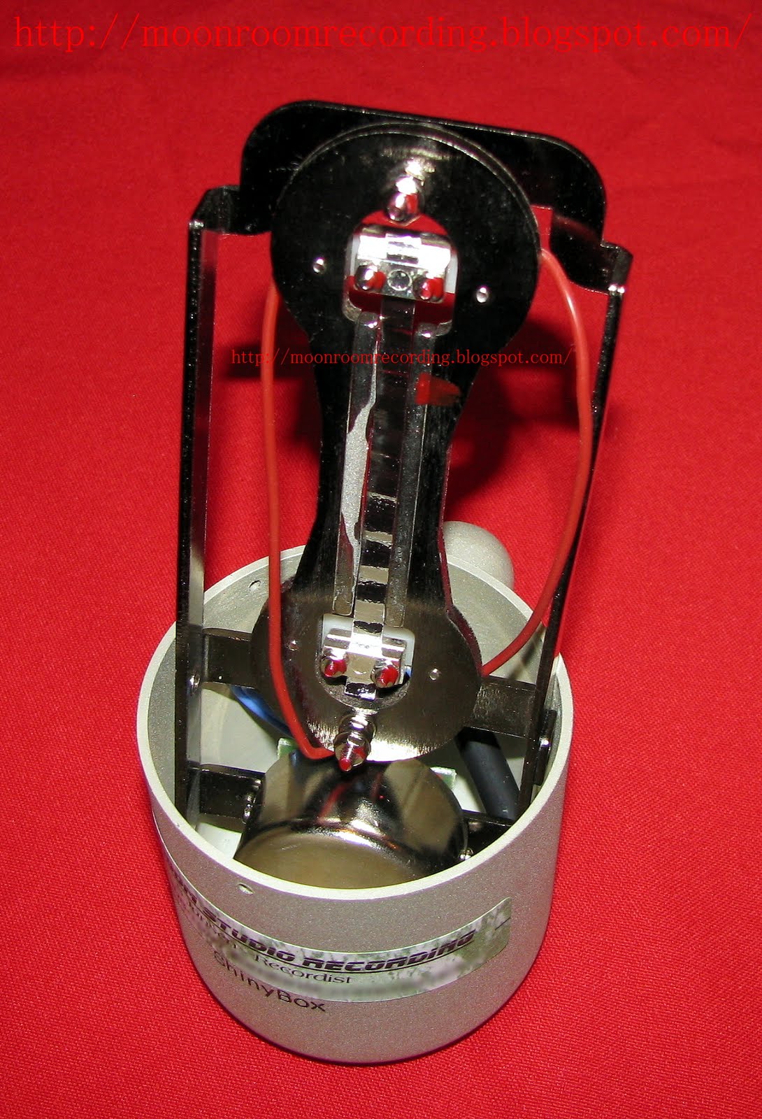 MOONROOM Recording Shinybox Ribbon Mic Mod