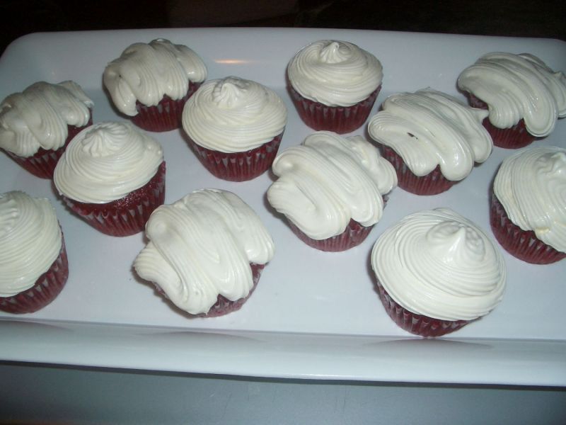 [red+velvet+cupcakes.JPG]
