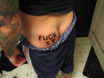 GambarGambar Tato Di Pantat crazy butt tattoo 