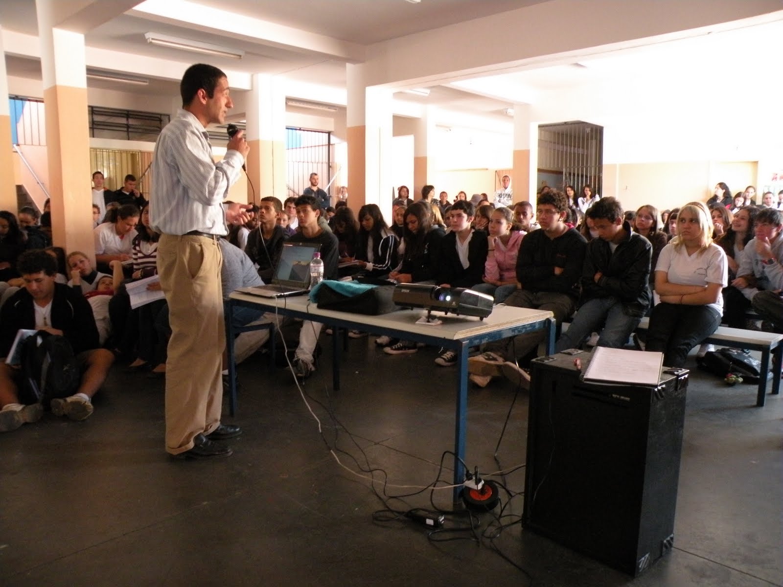 Escola Estadual Adoniran Barbosa - FDPLEARN