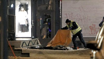 un policía sueco cubre el cuerpo del terrorista suicida de 28 años que llegó al Reino de 10 años