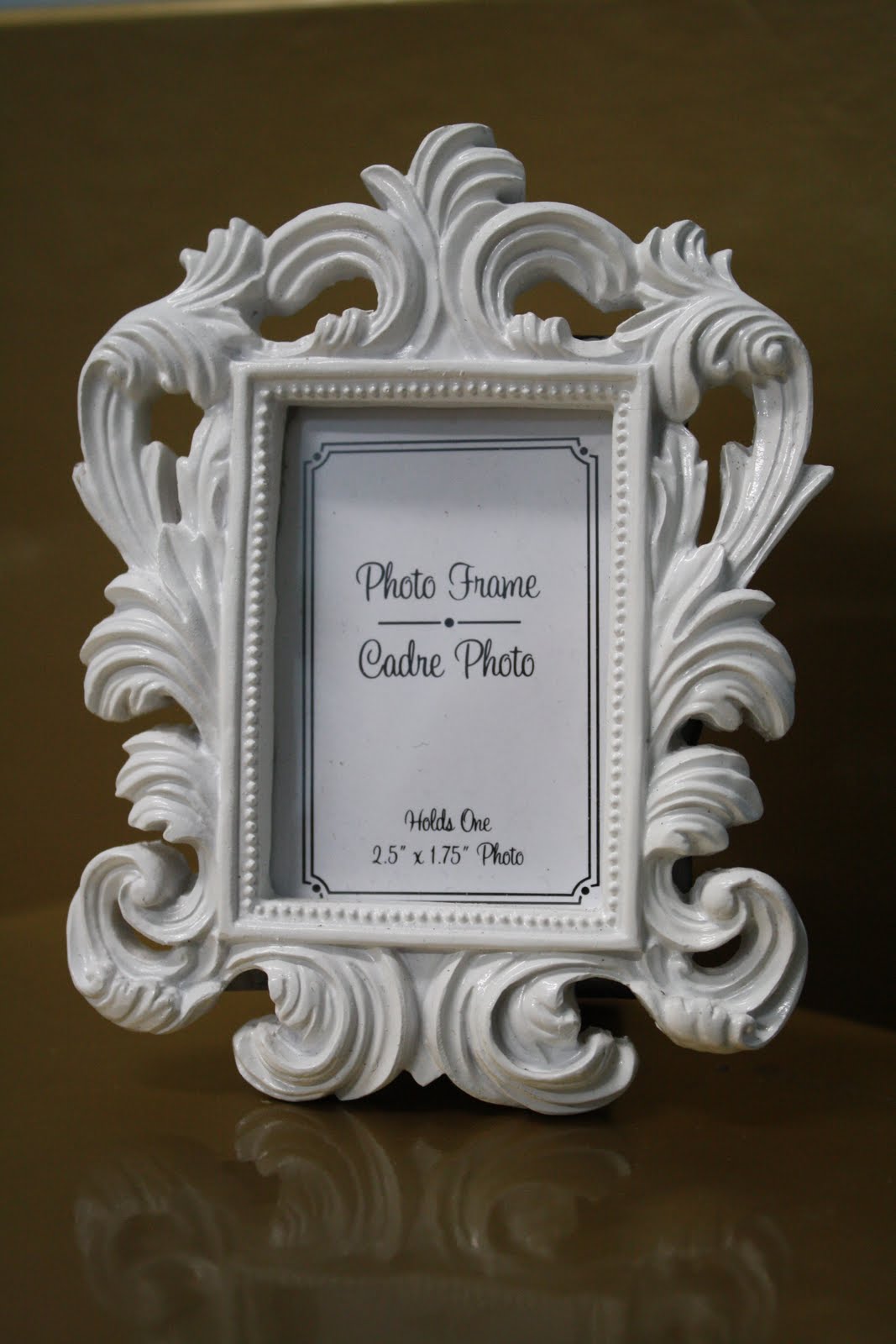 Ole Ole Manis White Baroque Frame / Place Card Holder