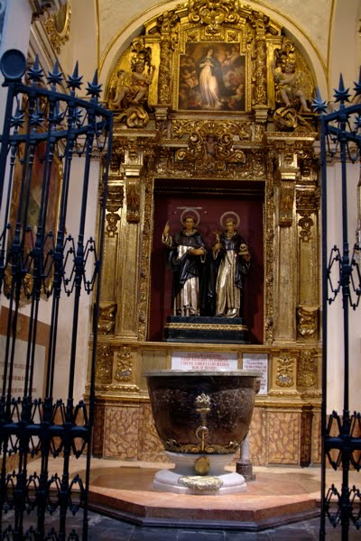 [S+e+capilla+S+Vic+pila.jpg]