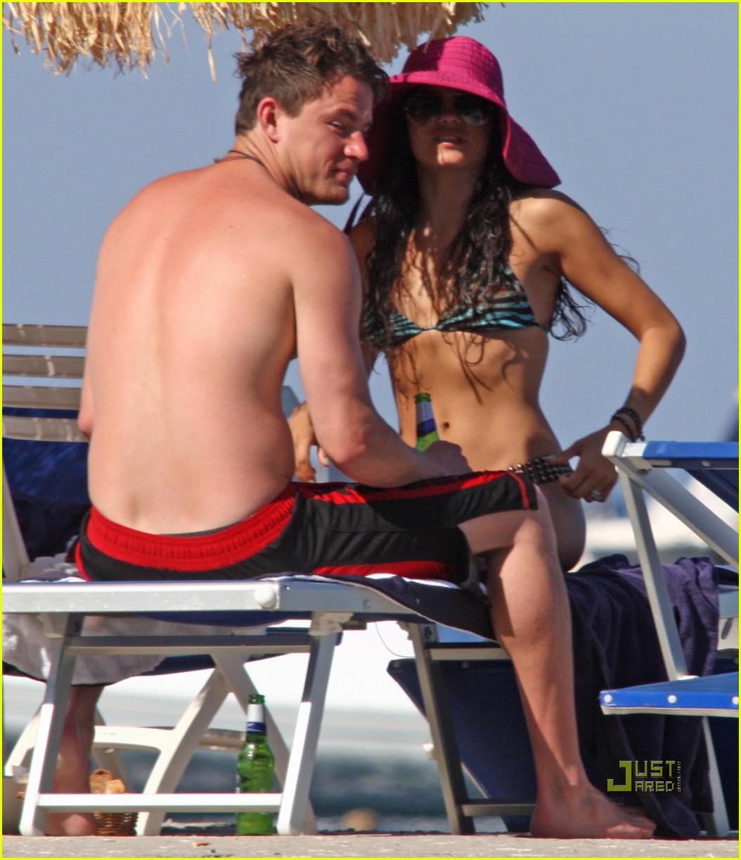 http://1.bp.blogspot.com/_-nToJW8YRPA/TEjlRS1hGWI/AAAAAAABFEM/jABwsQ21dMc/s1600/channing-tatum-jenna-dewan-kissing-05.jpg