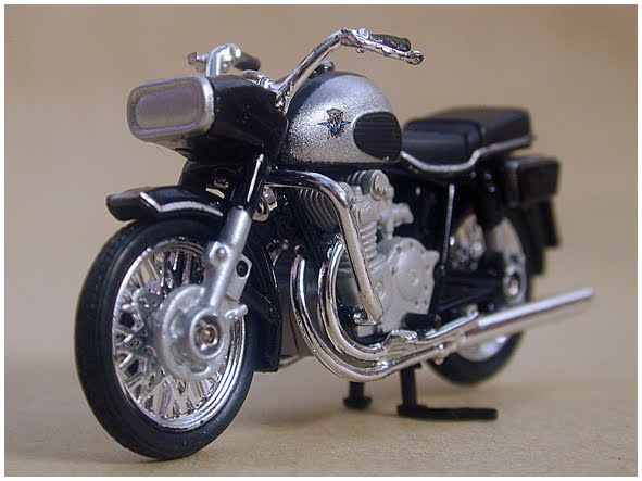 MV Agusta цвет хаки
