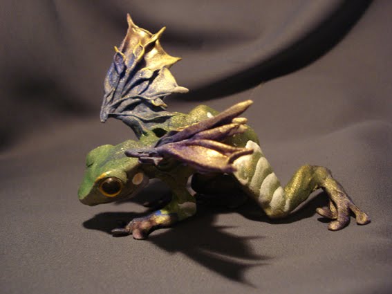 [bluewingedtreefrog.jpg]