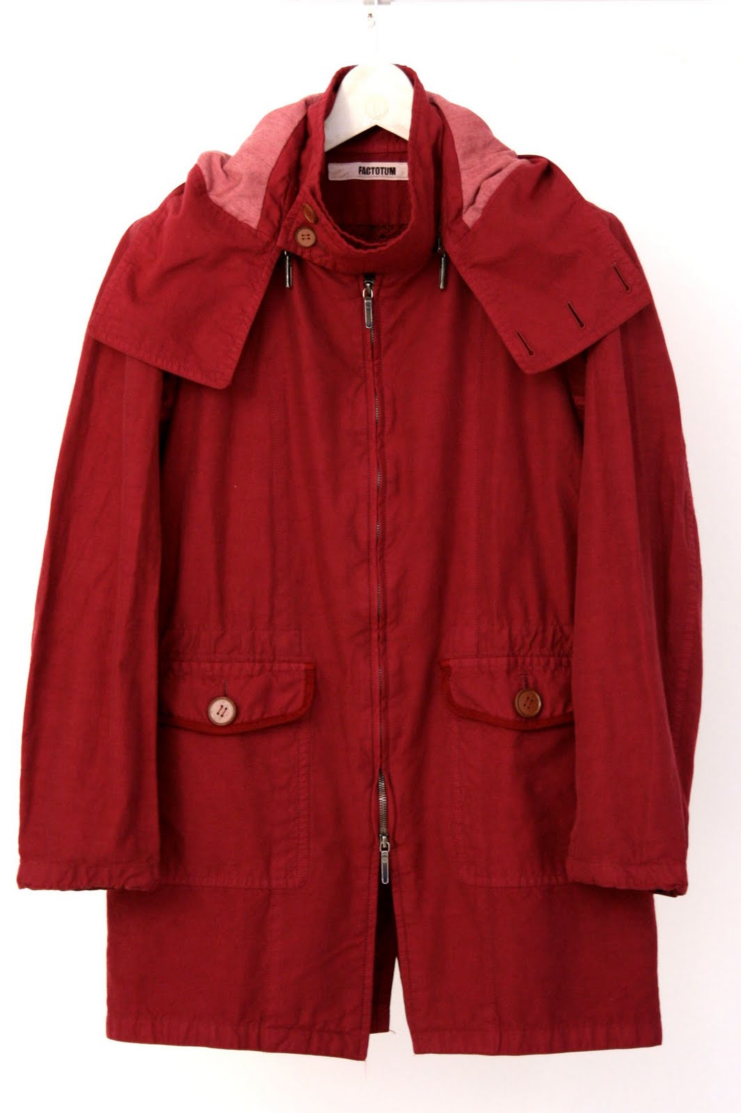Wearable Trends: MOUNTAIN COAT by FACTOTUM