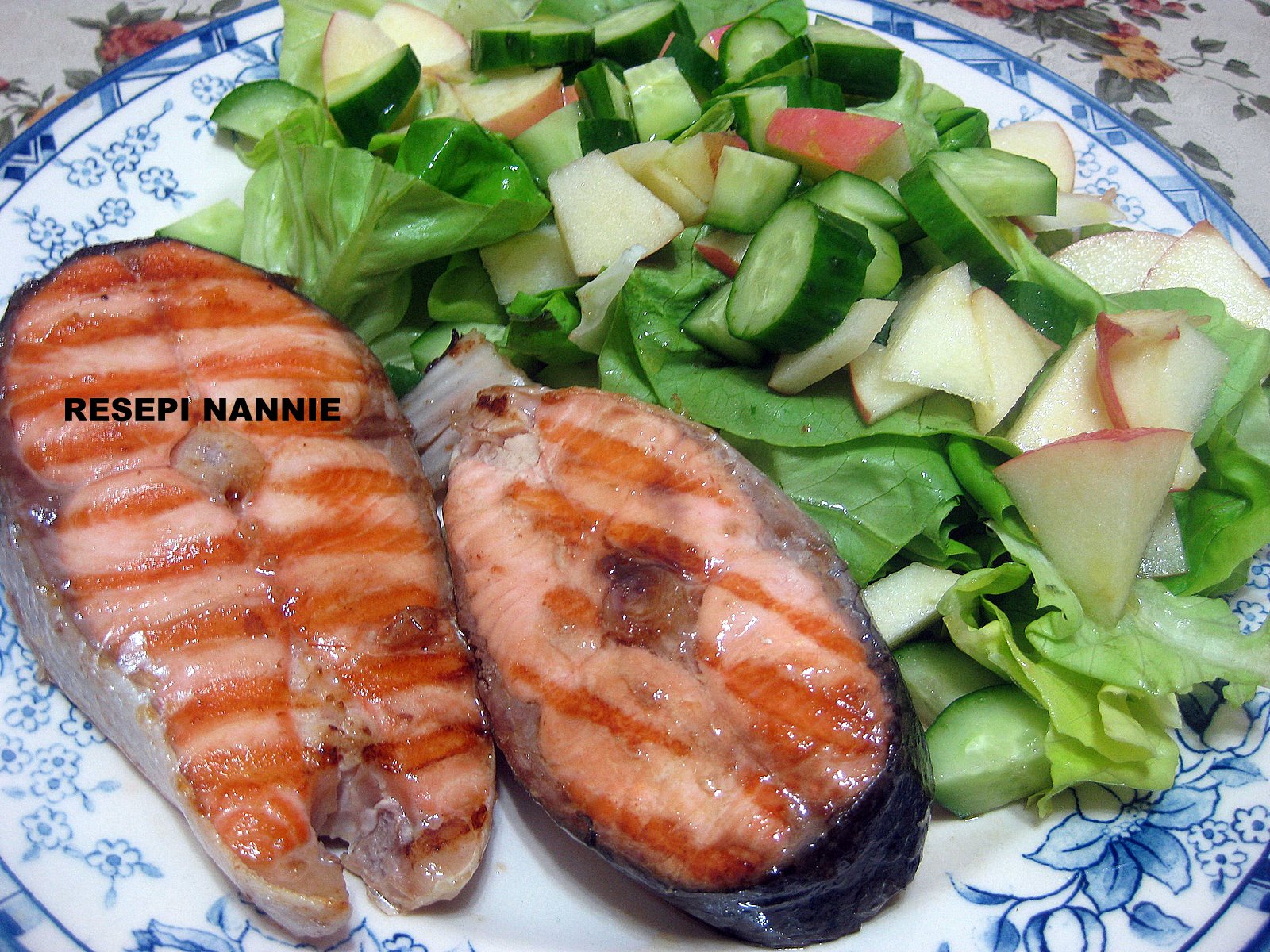 Salmon grill dengan salad Tips Resep Cara Membuat