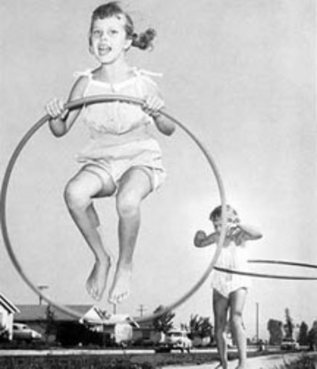 [large_hula-hoop_1958a.jpg]