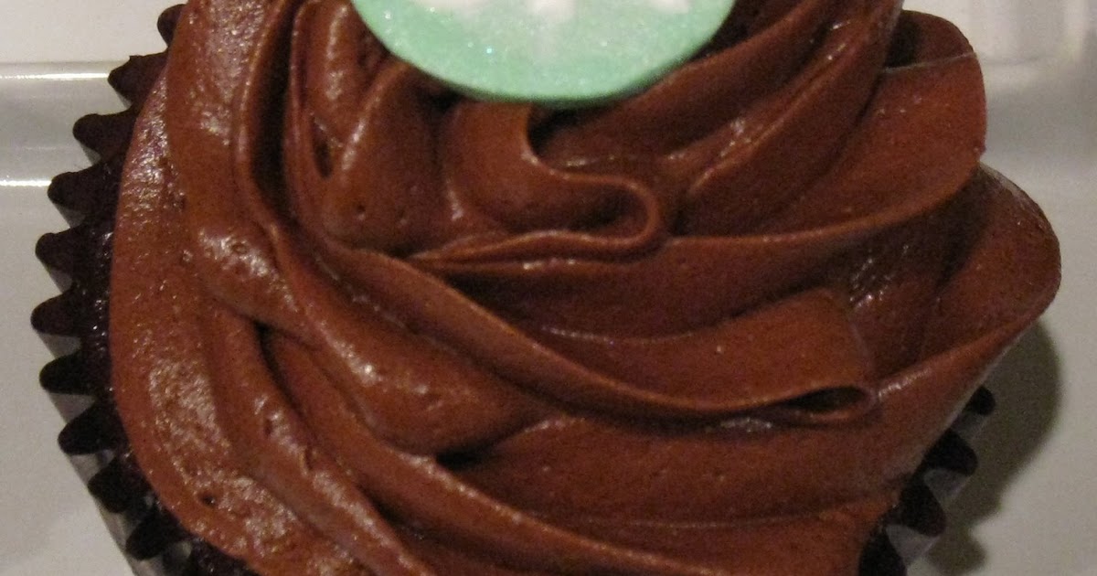 Baking My Way Through...: Martha Stewart&amp;#39;s One Bowl Chocolate Cupcakes ...