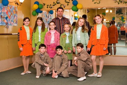 костюмы для вокальной группы девушек. шоу улыбка. текст песни шоу группа улыбка. московской детской шоу-группы «улыбка»,. сборник песенник для малышей.