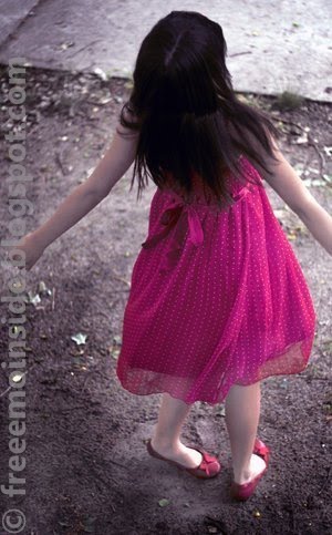 [emo-girl-pink-suite.jpg]