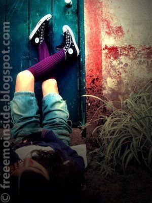 [emo-girl-shoes.jpg]