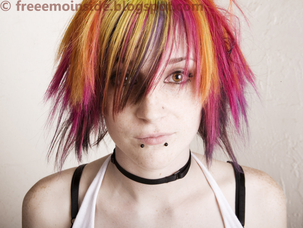 [emo-girl-hairstyle.jpg]