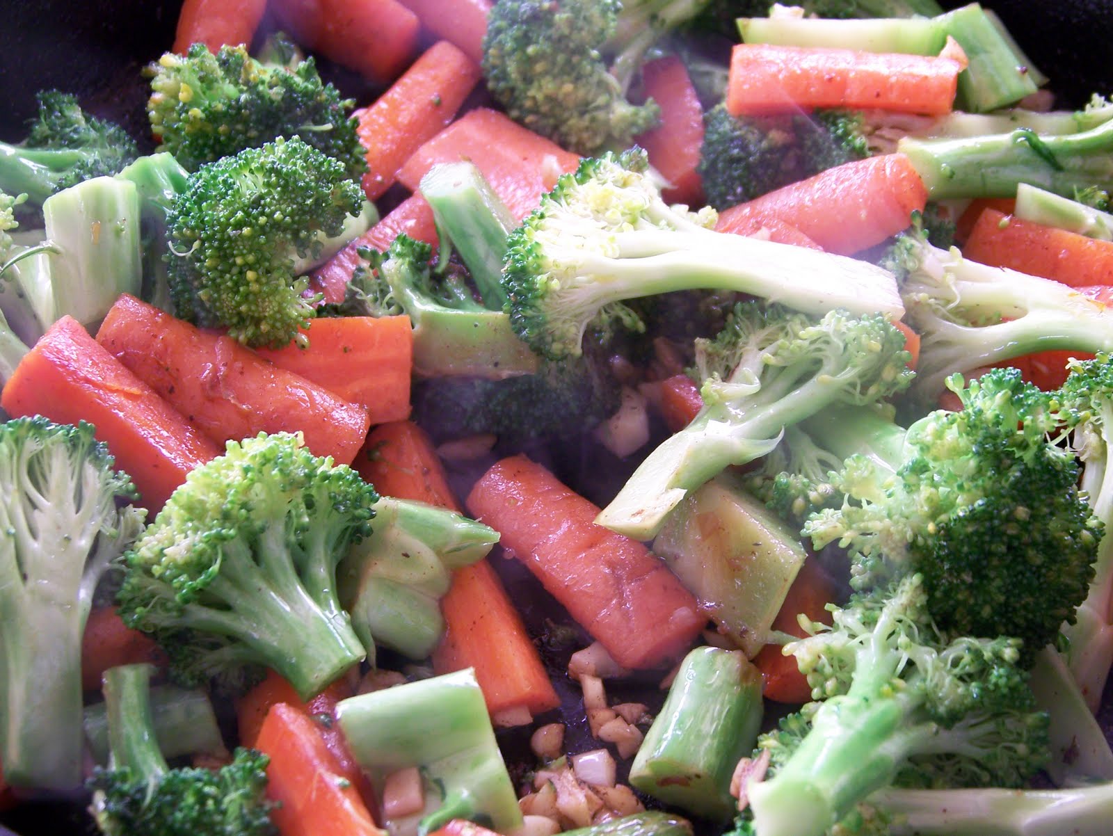 I like eat vegetables. Sauteing food. Steamed eat and Vegetables.