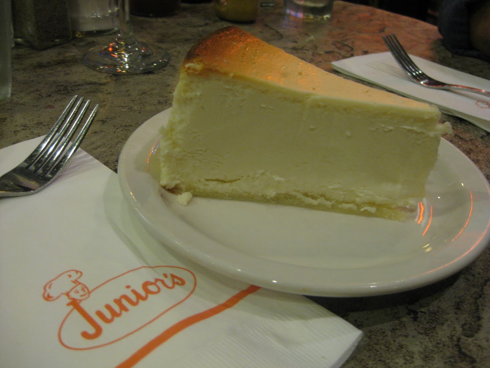 To live and eat in NYC Junior's Cheesecake