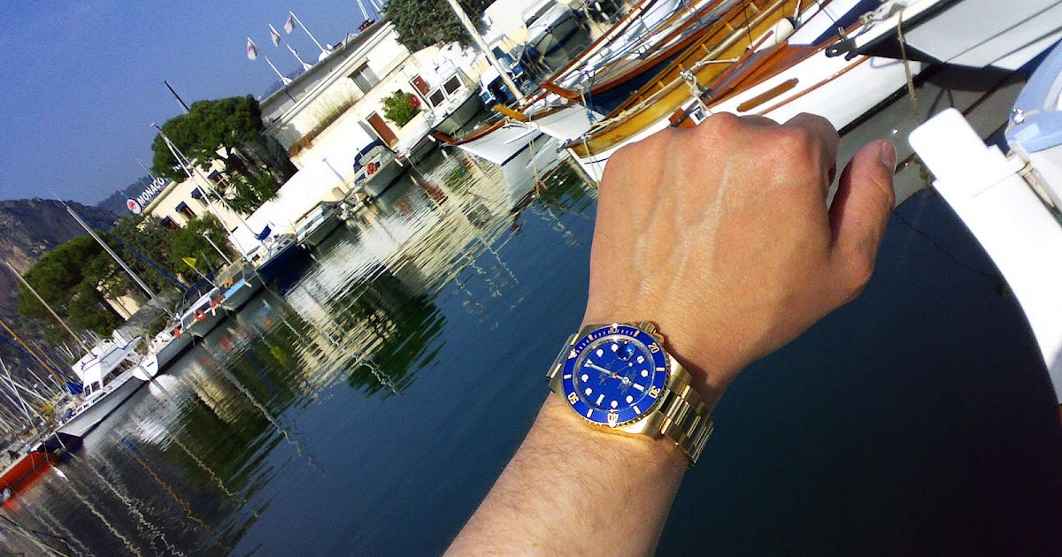 rolex submariner blue on wrist