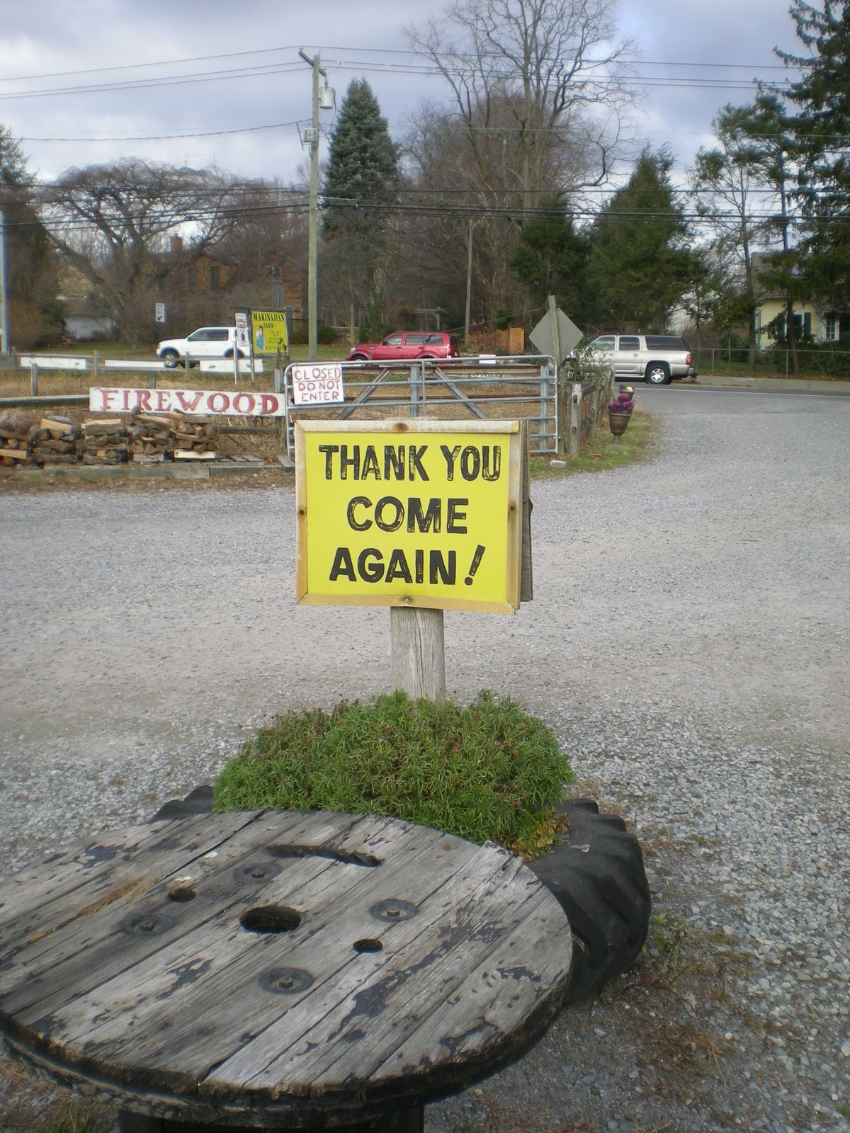 Jarvis House Makinajian's Poultry Farm and Country Store