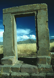 tiwanaku_doorway.jpg