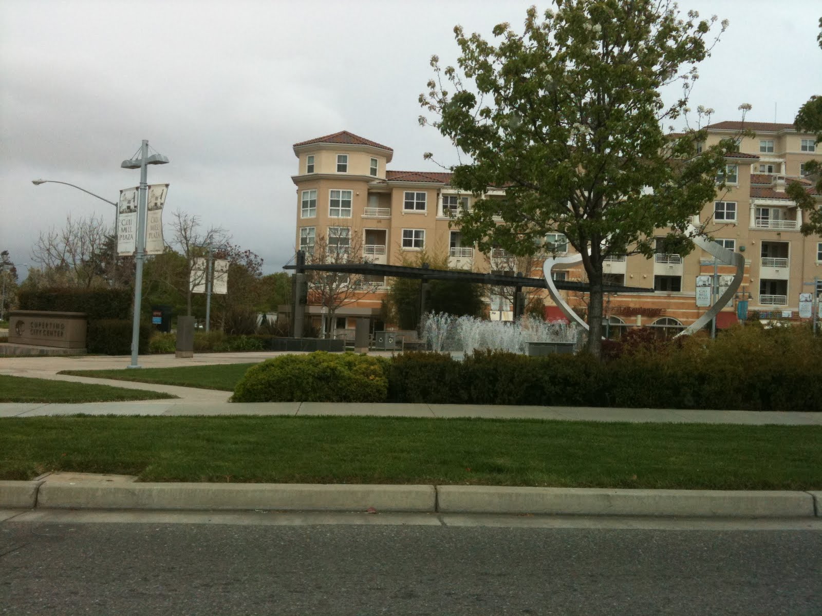 Travelling around the US Cupertino, downtown