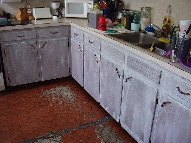 [kitchen+cabinets+-+base+coat.jpg]