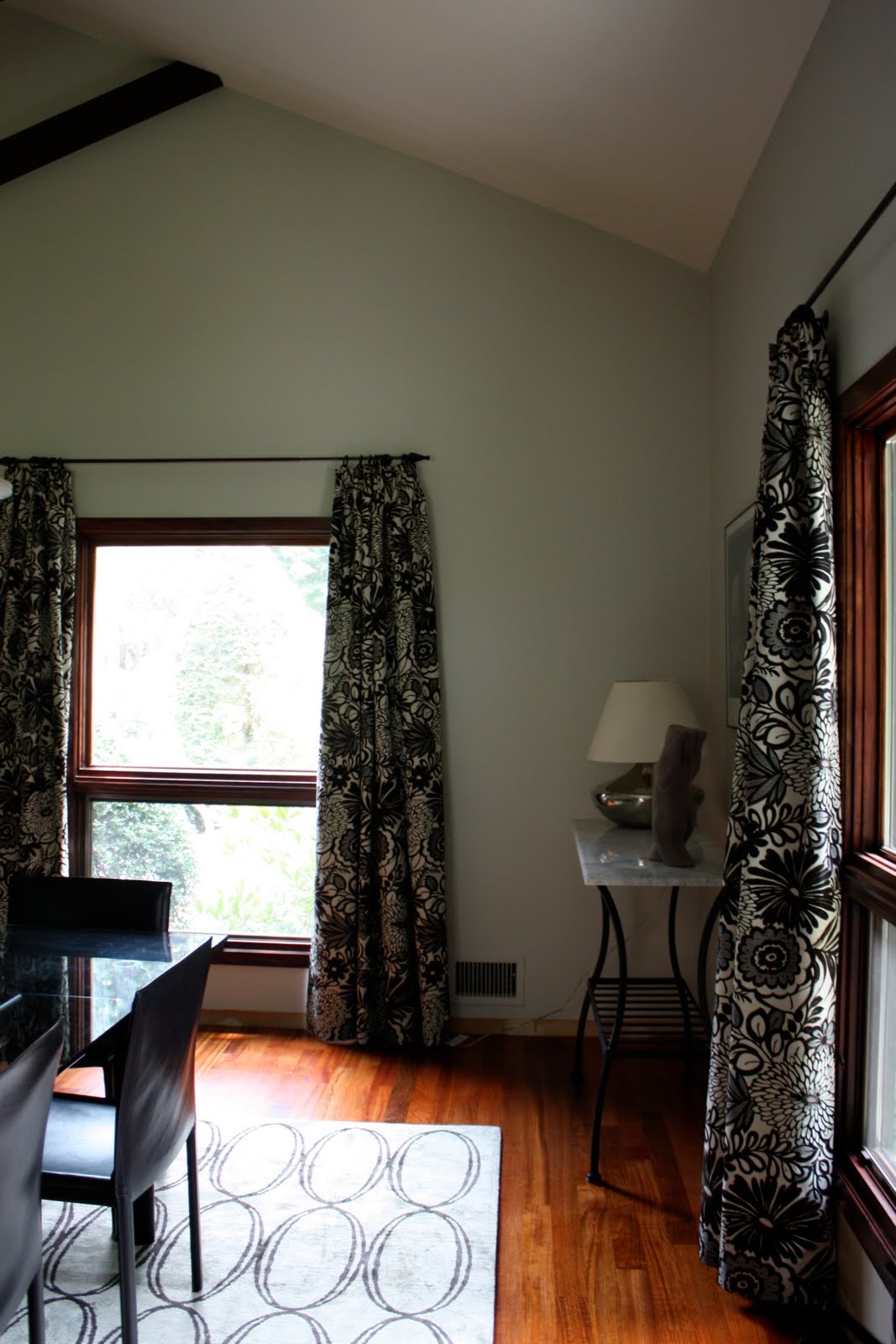 The Cool House Black and White in Summer