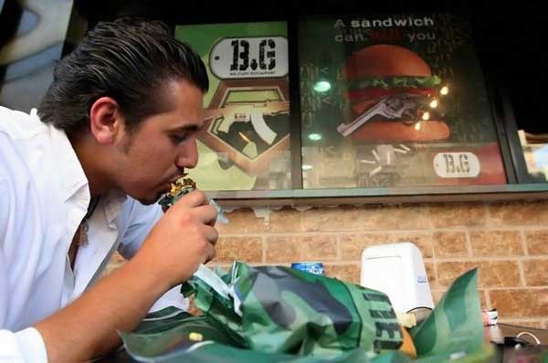 [Buns-and-Guns-08.jpg]