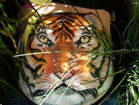 [body-art-gravidas-tiger.jpg]