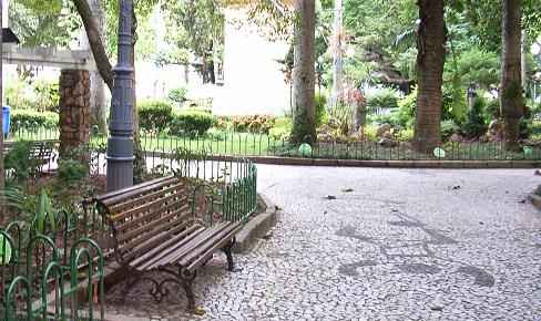 [praca-xv-de-novembro-florianopolis2.jpg]