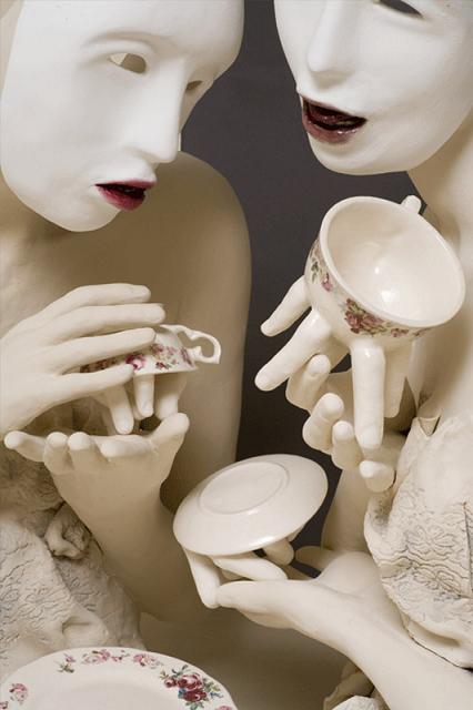 ronit baranga esculturas dedos bocas porcelana perturbador