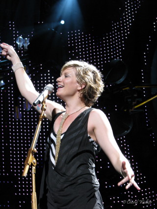 Jennifer Nettles is such a joy to watch, playfully toying with 