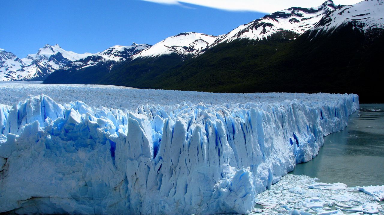 [28+Argentina+-+The+Perito+Moreno+Glacier.JPG]