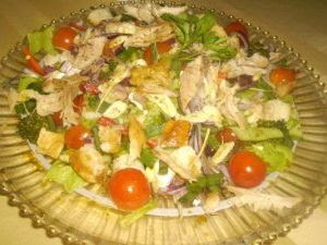 Salate - Salata de pui cu crutoane si brocoli Victoria