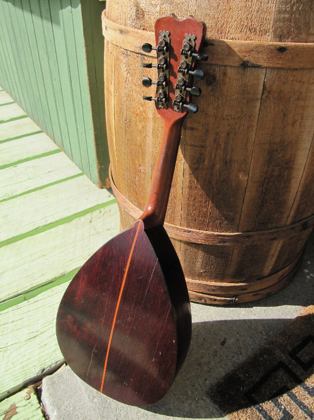 c.1920 Victoria Mandolin